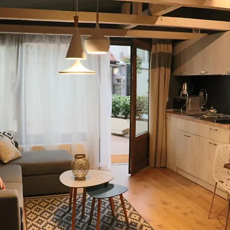 Urban House Apartment