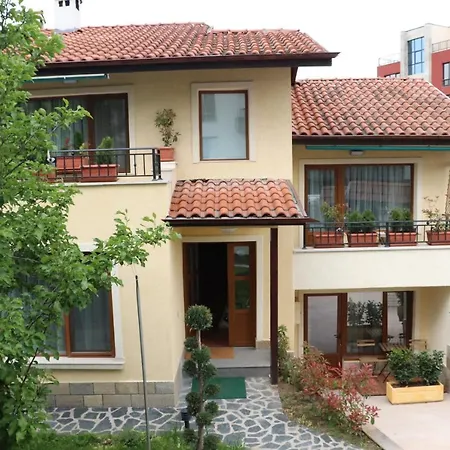 Urban House Apartament *